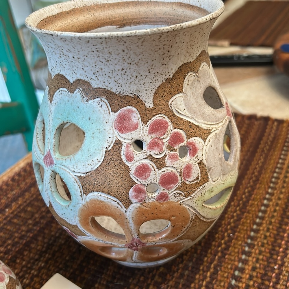 Hand carved Candle Lanyern - Picture 9 of 10